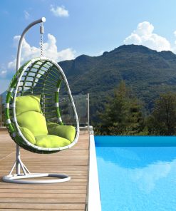 Hängesessel aus Polyrattan mit Gestell